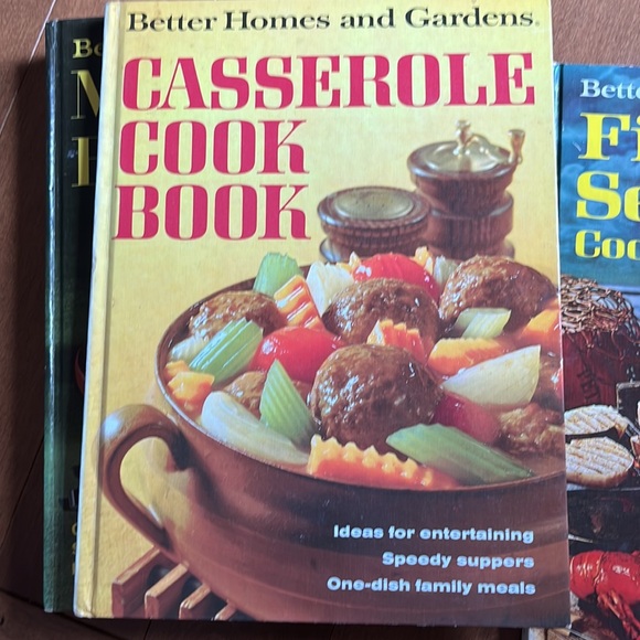 Vintage 1972 Collection of Better Homes and Gardens Cookbooks - Picture 5 of 7